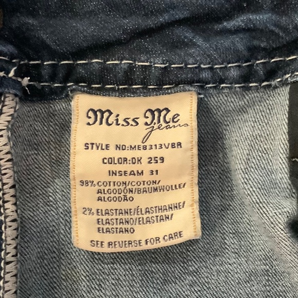 MISS ME MID RISE CURVY BOOT JEAN SHORTS PLUS SIZE 33 - Picture 8 of 8